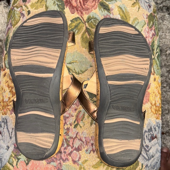 Vionic Viviana Gold Comfort Adjustable Strap Sandals - Picture 6 of 7
